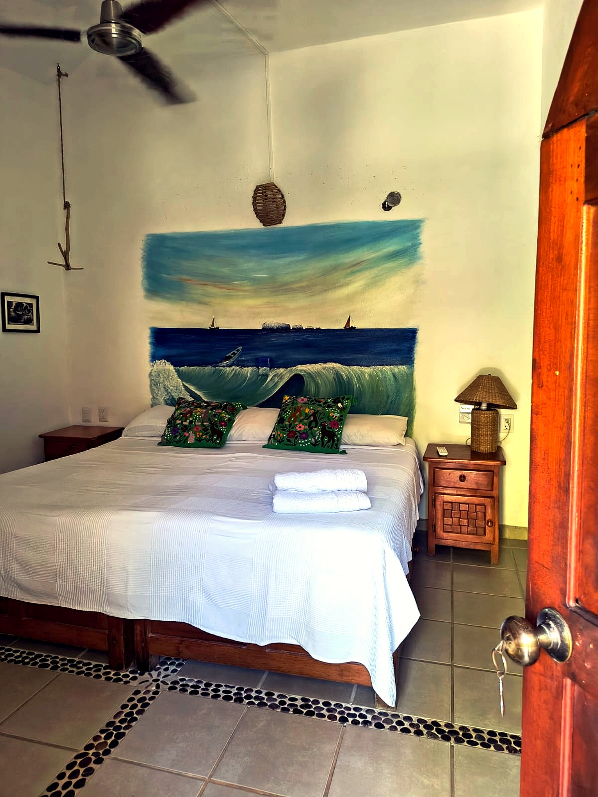 Mar room main bed view