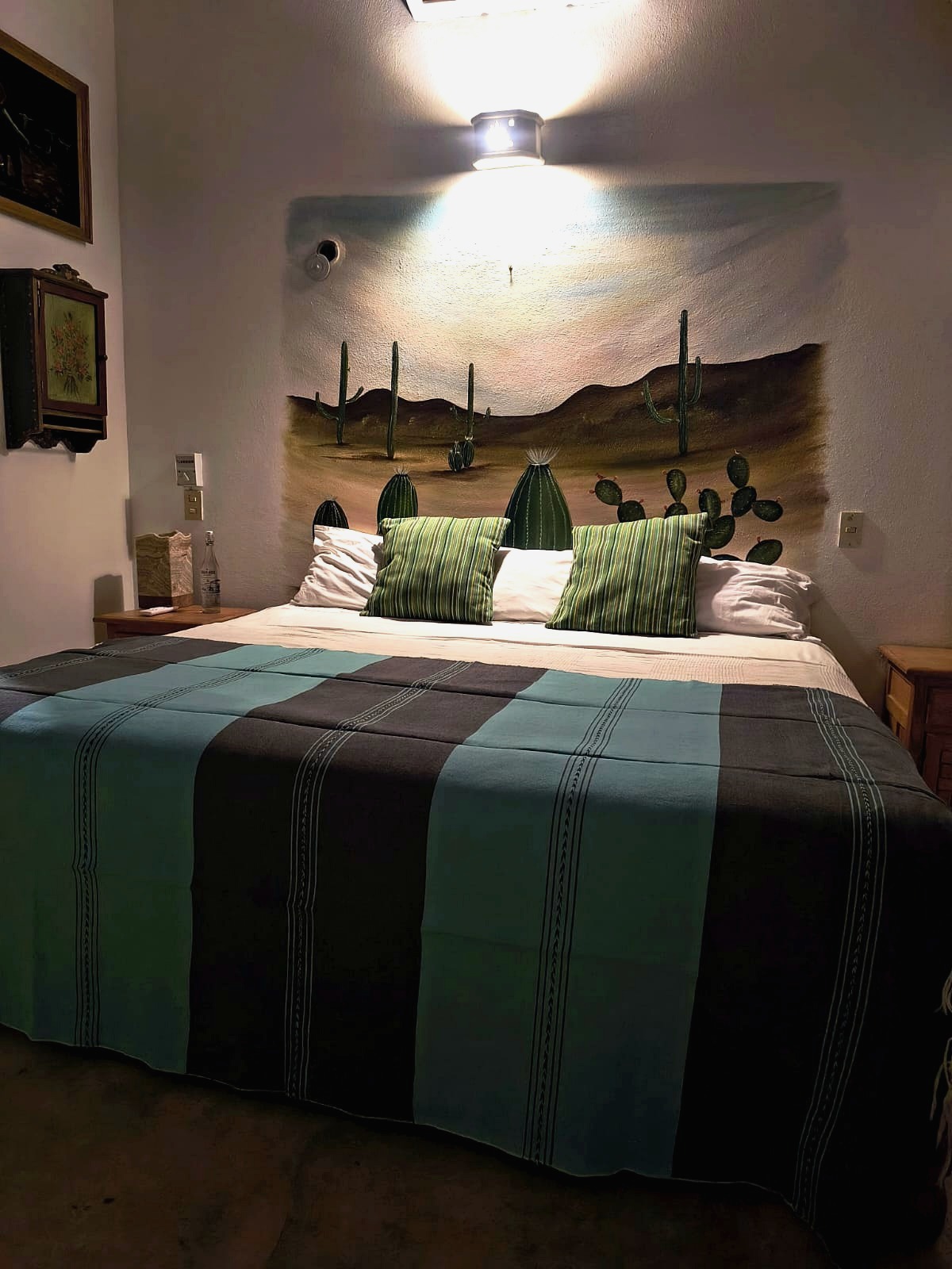 Nopalera room bed detail