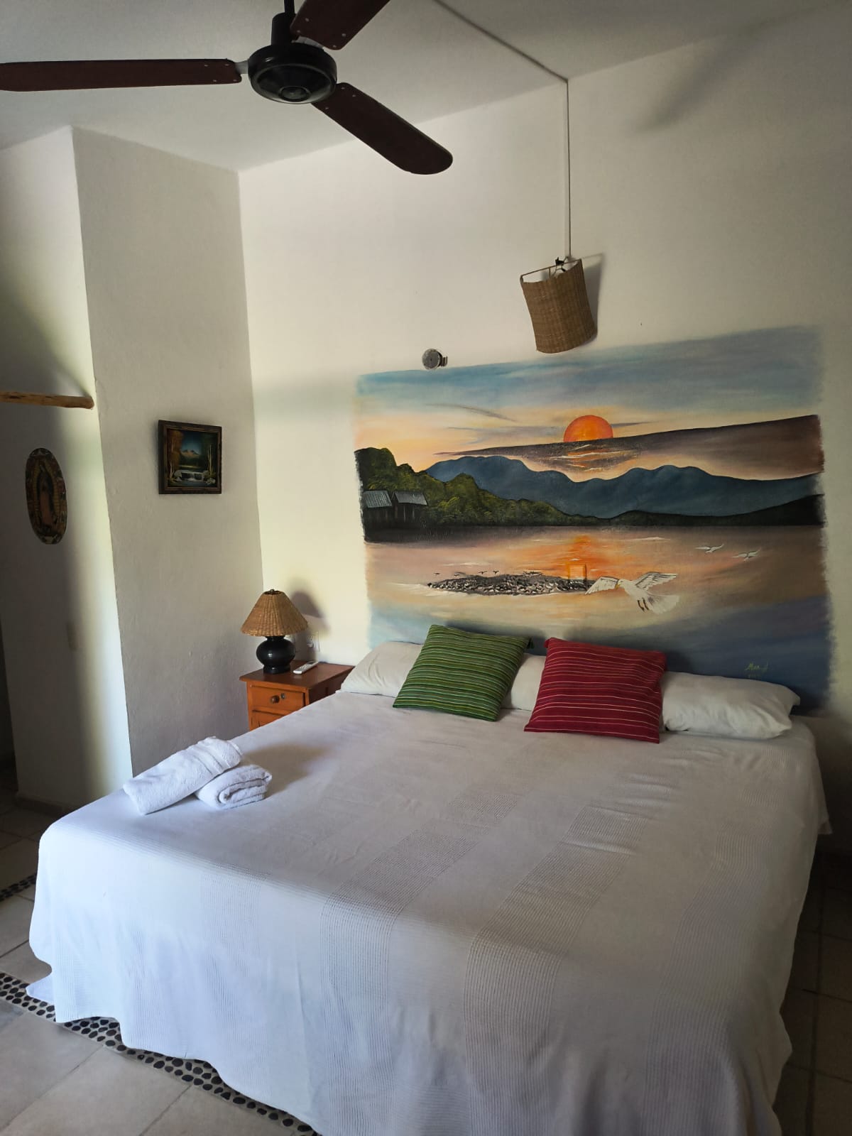 Sol room alternate bed view