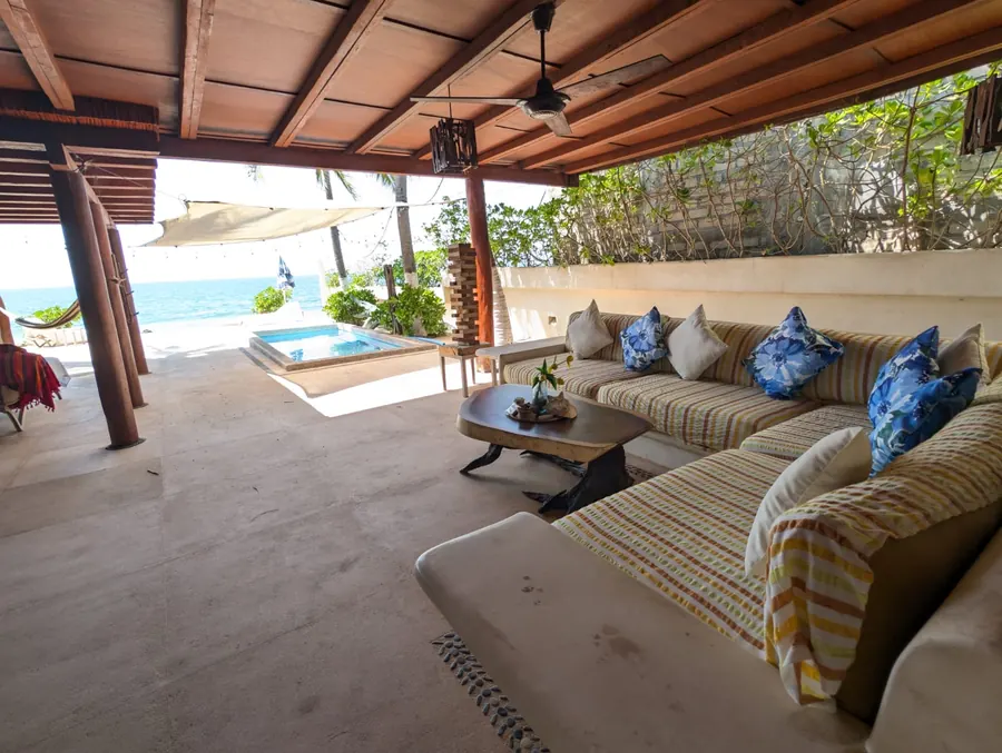 Covered lounge facing the sea